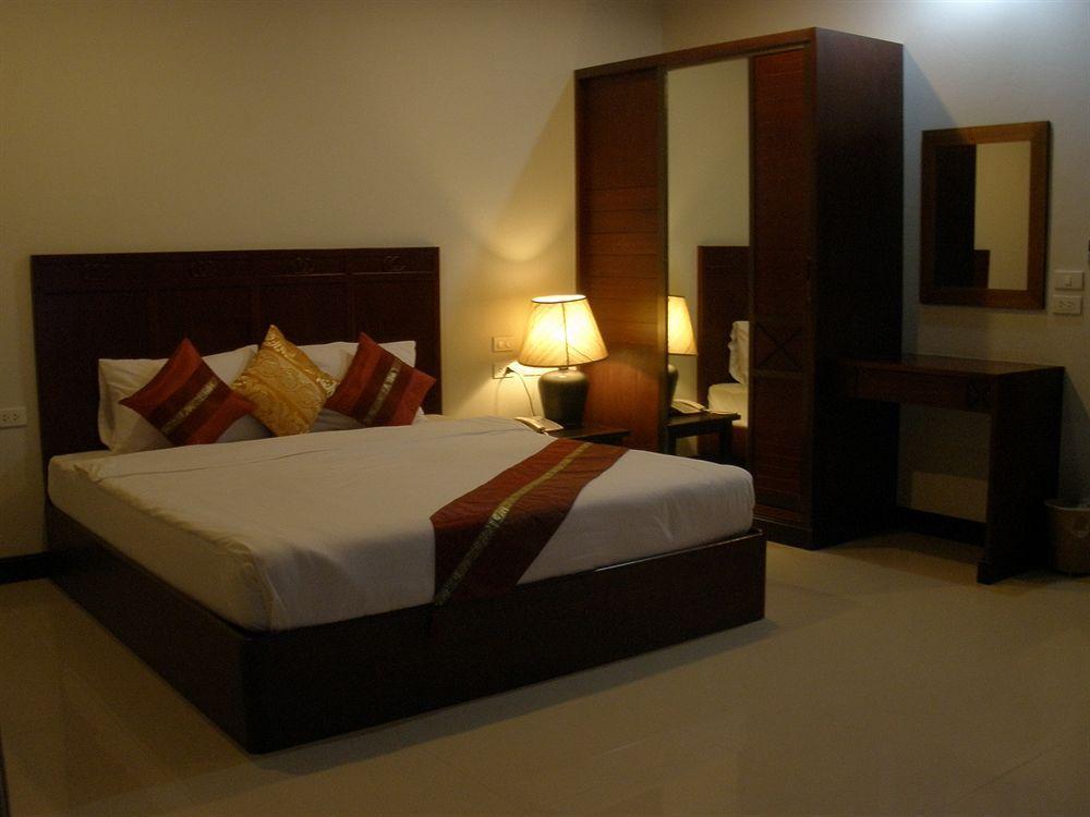 Ferienwohnung C.A.P Mansion Phuket Exterior foto