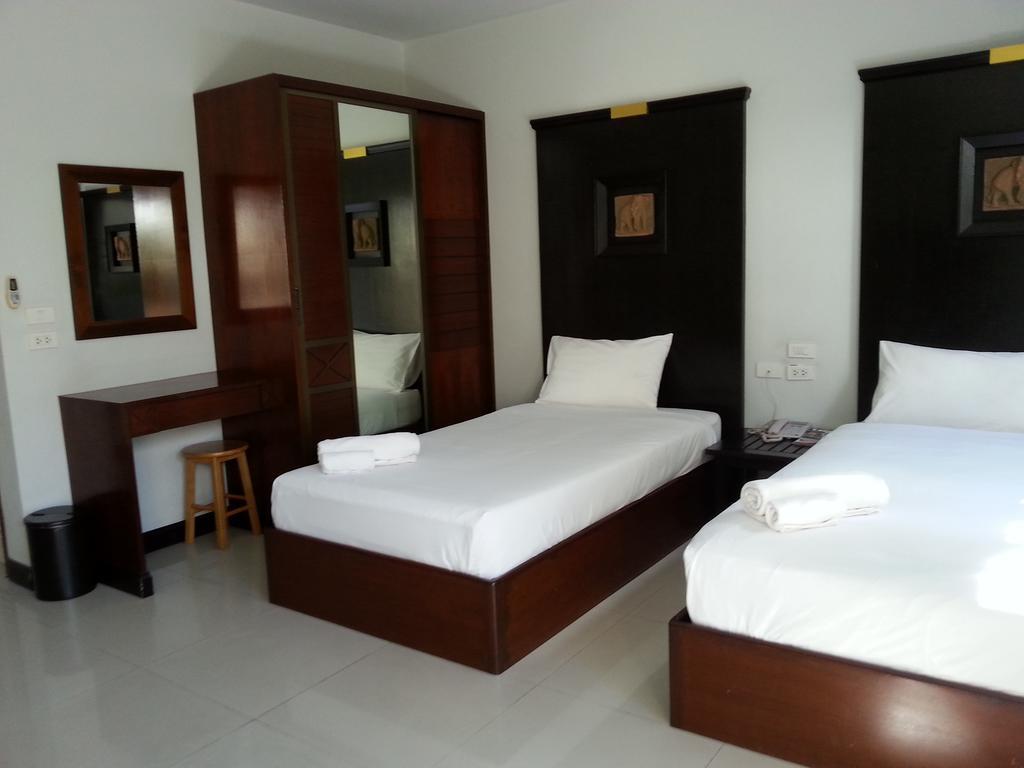 Ferienwohnung C.A.P Mansion Phuket Exterior foto