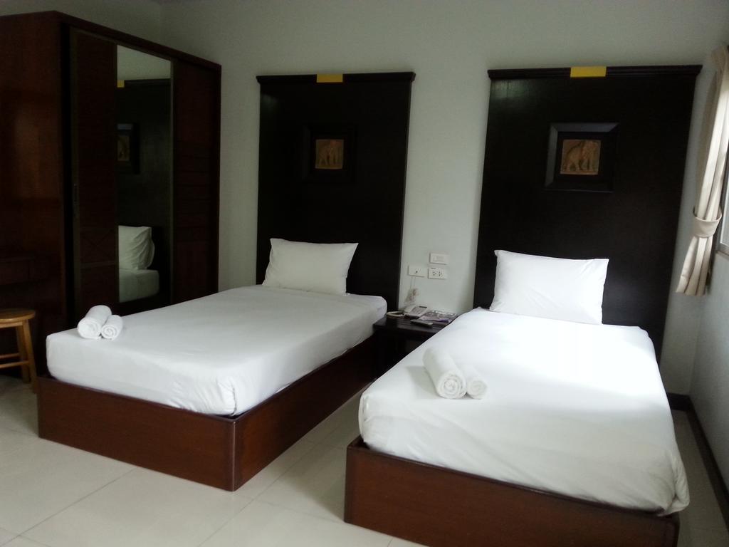 Ferienwohnung C.A.P Mansion Phuket Exterior foto